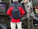 Einweisung in die Fliegerabwehr. (Bild öffnet sich in einem neuen Fenster)