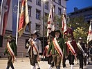 Abordnungen der Traditionsverbände und der Tiroler Schützen. (Bild öffnet sich in einem neuen Fenster)