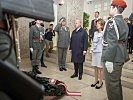 Bundeskanzlerin Bierlein bei der Kranzniederlegung. (Bild öffnet sich in einem neuen Fenster)