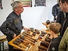 Am Stand des Entminungsdienstes. (Bild öffnet sich in einem neuen Fenster)