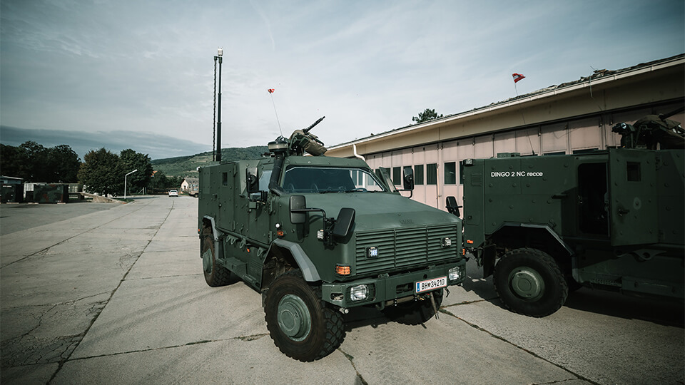 Galerie Bevölkerungsschutz: Fahrzeug Dingo aus der Frontalansicht