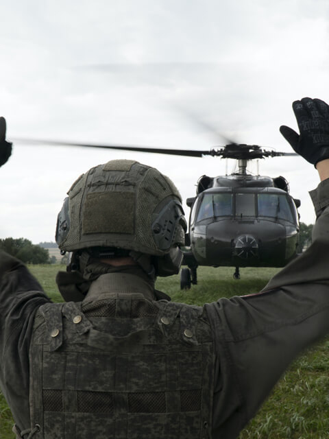 S-70 Black Hawk des Österreichischen Bundesheereses bei der Landeeinweisung